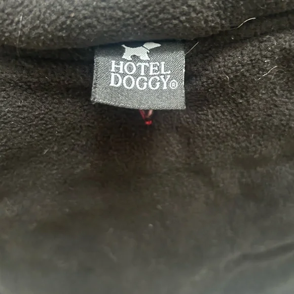 Red Dog Jacket - Picture 6 of 7